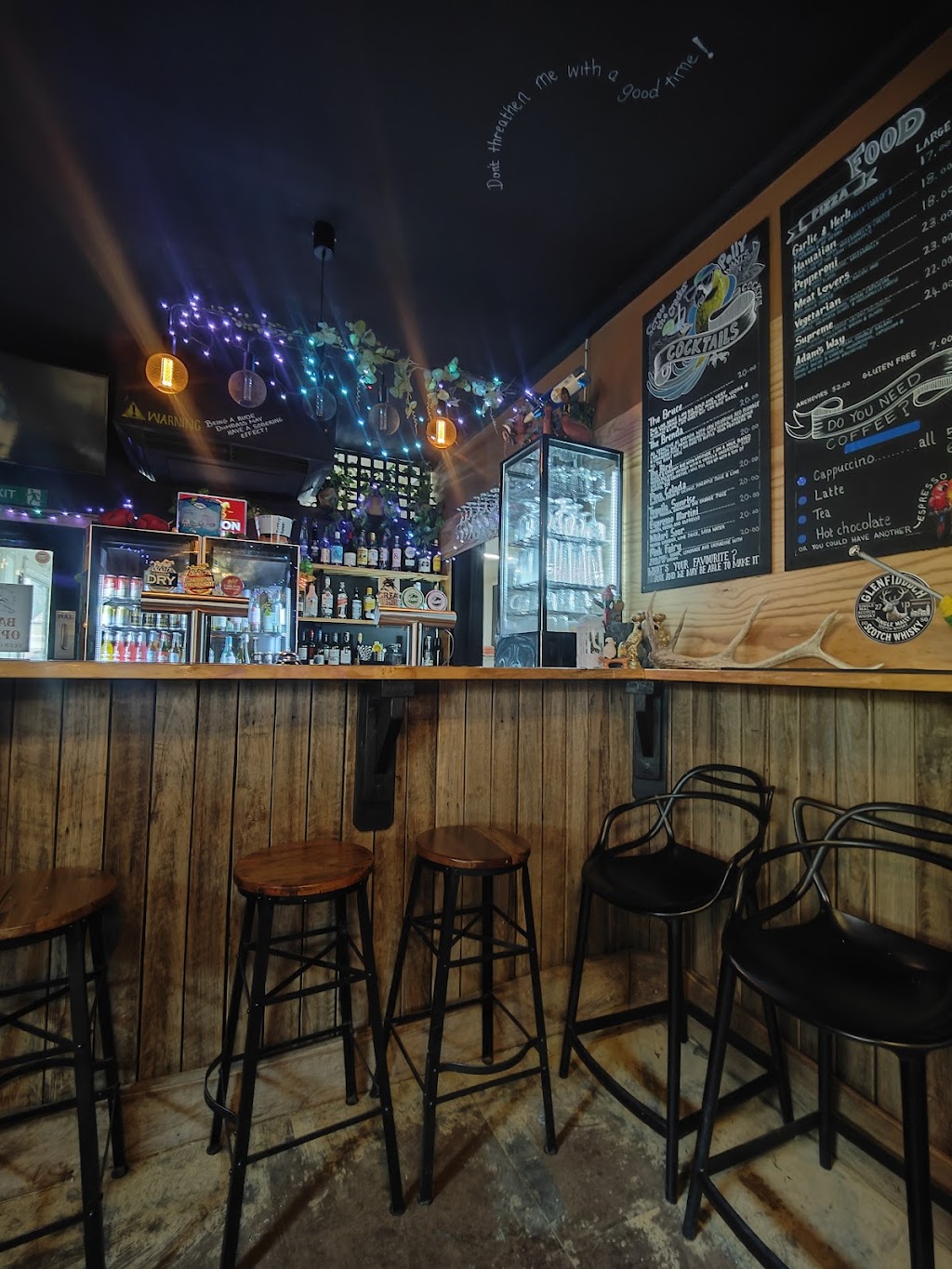 The Blue Cockatoo Bar | 10 Main St, Maldon VIC 3463, Australia | Phone: 0476 887 062