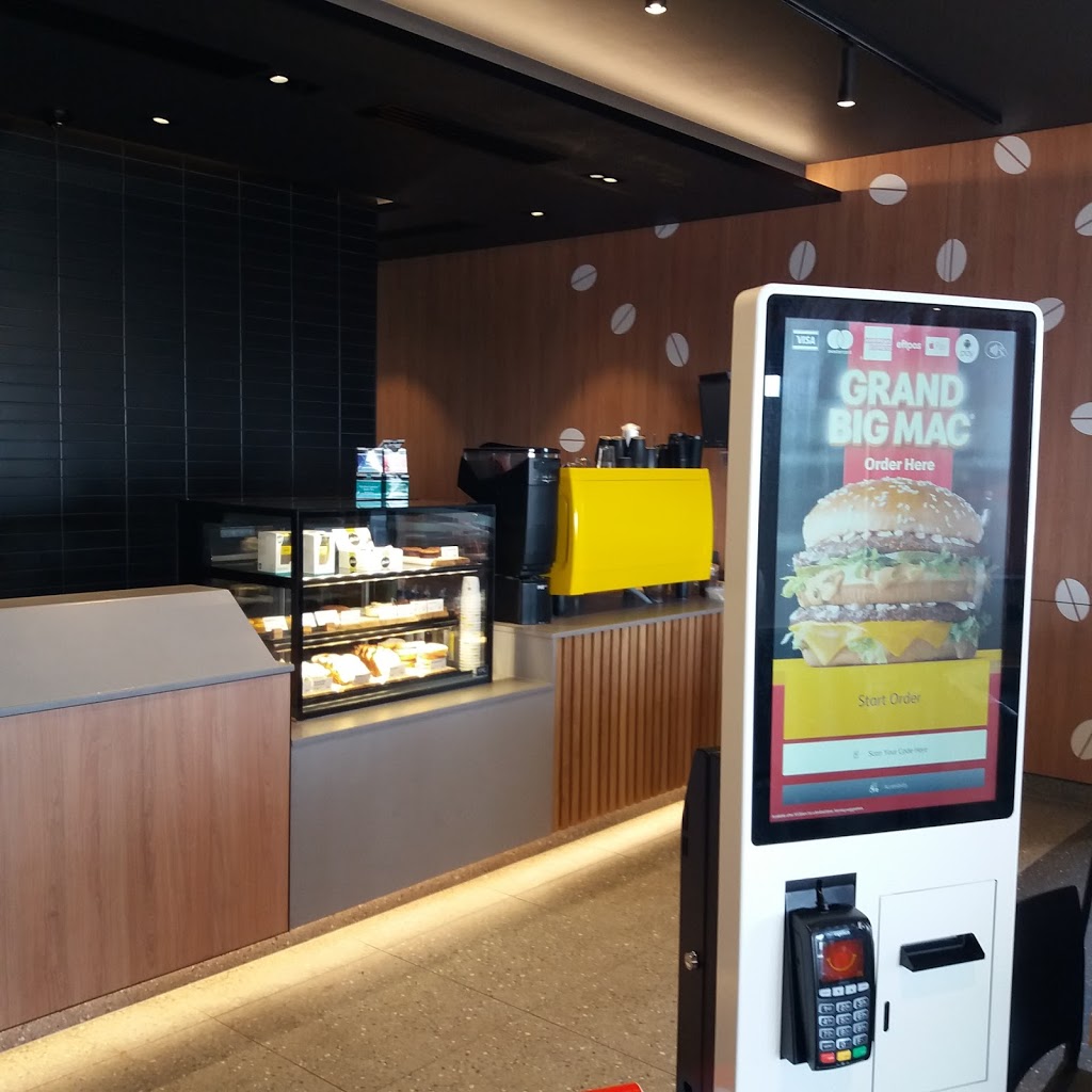 McDonalds Lyndhurst II | 930 Thompsons Rd, Cranbourne West VIC 3977, Australia | Phone: (03) 8903 3600