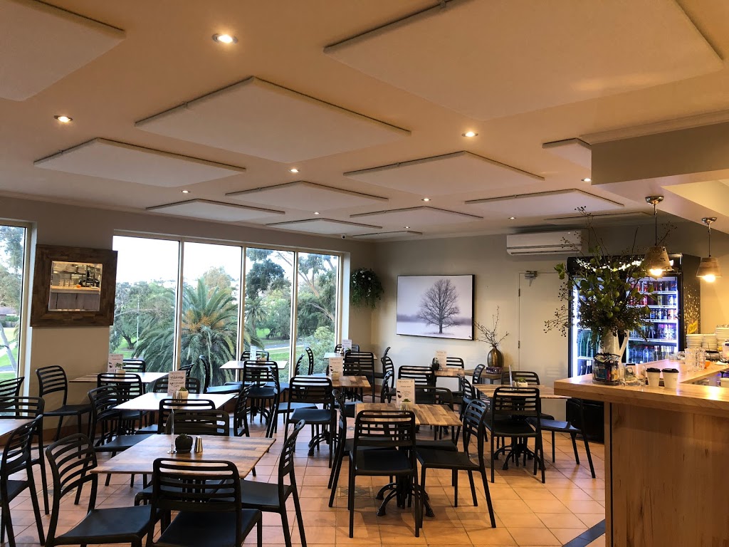 Poyntons Boulevard Cafe | 98 Vida St, Essendon VIC 3040, Australia | Phone: (03) 9337 8111