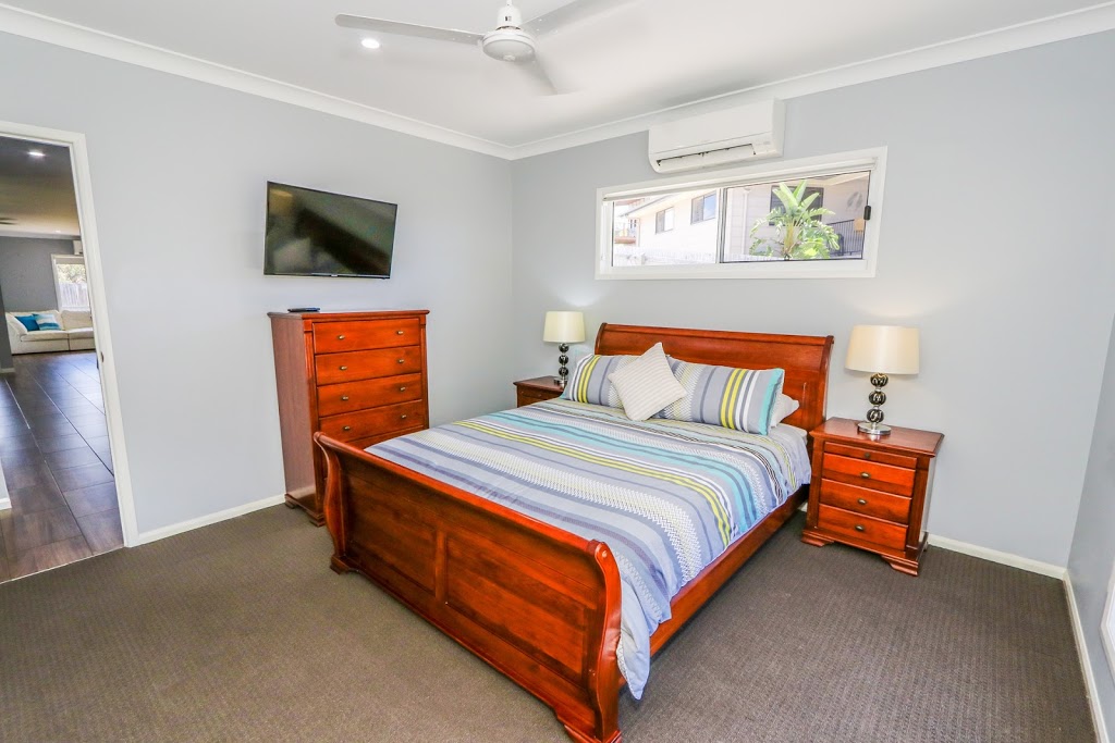 Wyuna Holiday House | 12 Atlantis Blvd, Agnes Water QLD 4677, Australia | Phone: (07) 4974 9470