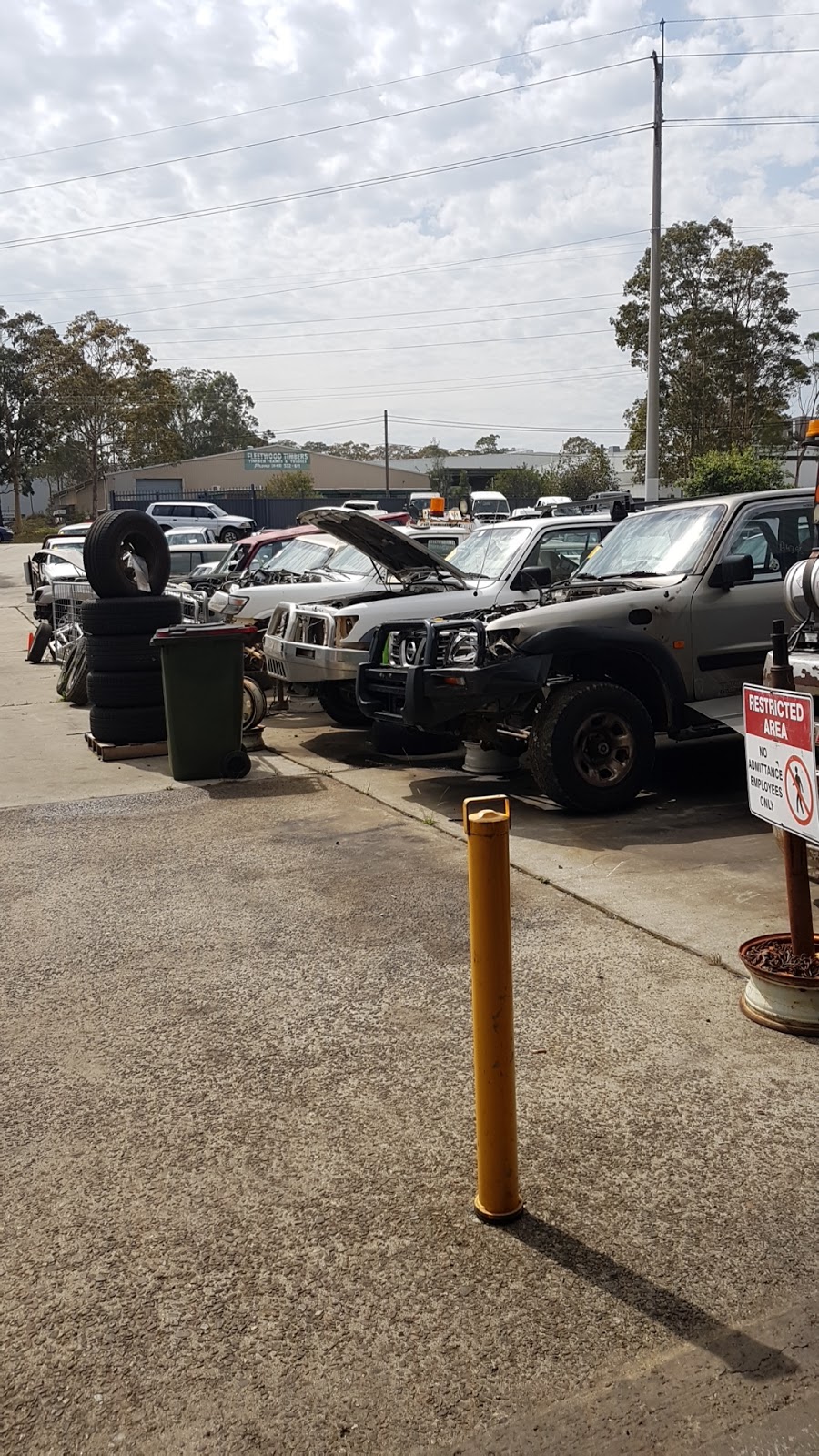 Central Coast 4 X 4 Wreckers | 14 Lucca Rd, Wyong NSW 2259, Australia | Phone: (02) 4352 2443