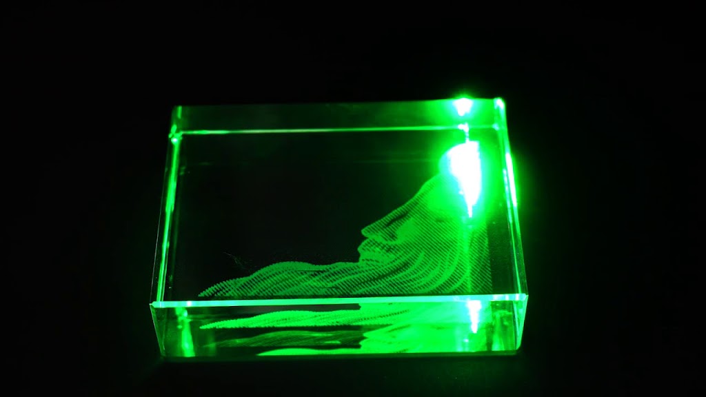 Vision3D - Crystal Photo & Engraving Specialists | 23 Fortune St, Scarborough QLD 4020, Australia | Phone: 1300 847 333