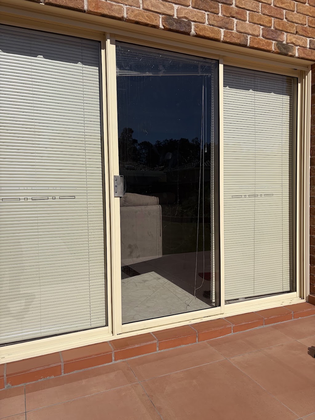 Magnitude Glass Repairs Windows & Doors | 1 Alan St, Box Hill NSW 2765, Australia | Phone: 0485 903 572