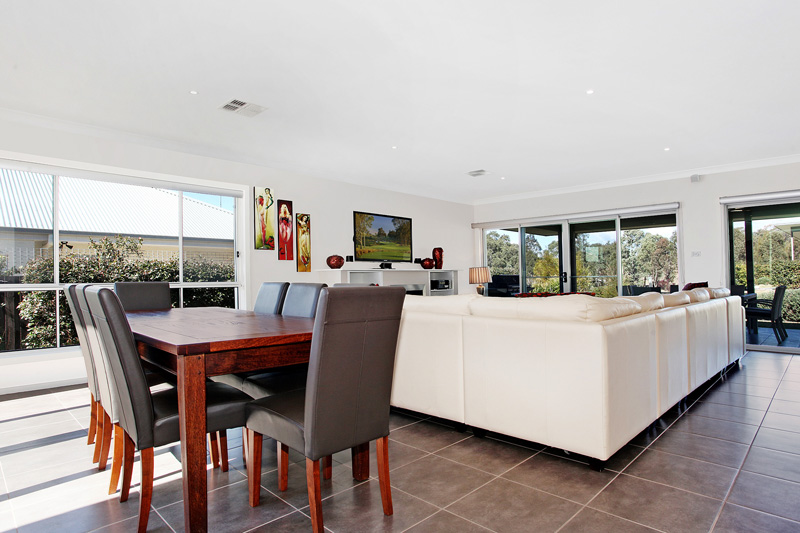 Cypress Point Lodge at The Vintage | 33 Angophora Dr, Rothbury NSW 2320, Australia | Phone: (02) 4998 2260