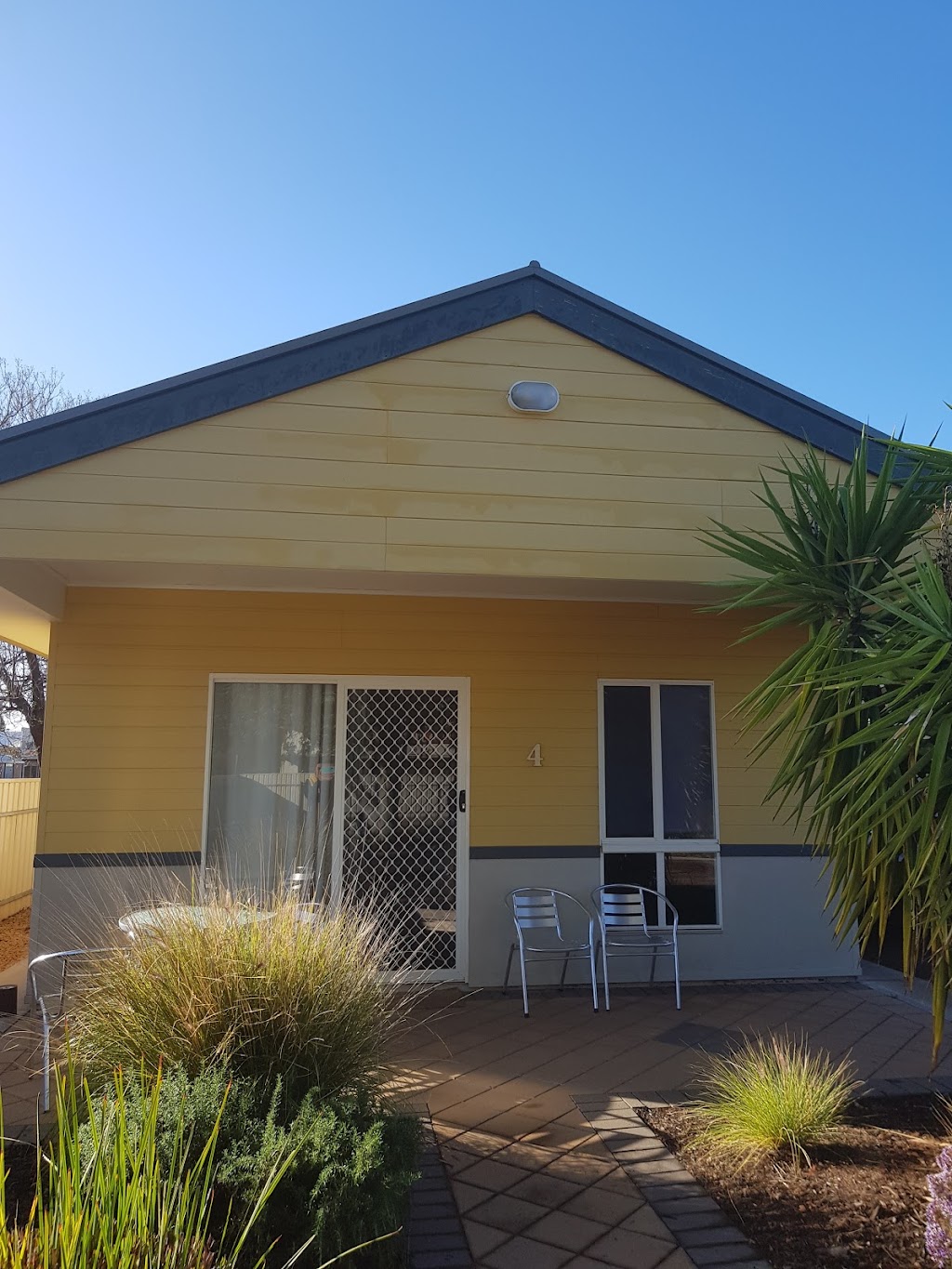 Wudinna Hotel Motel | 15-17 Burton Terrace, Wudinna SA 5652, Australia | Phone: (08) 8680 2019