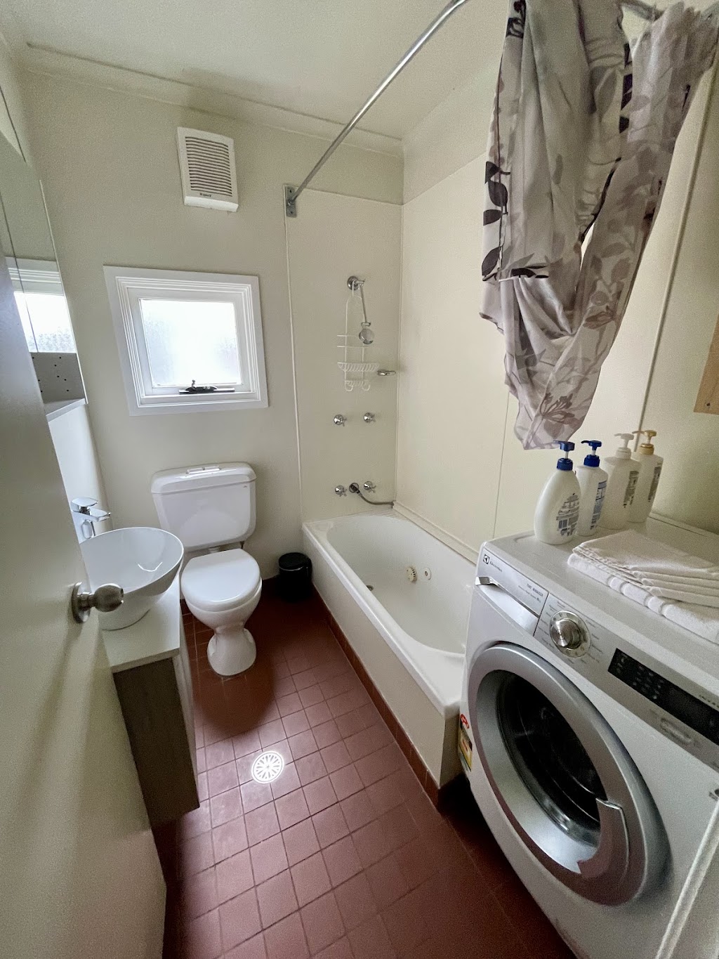 Karas 6 Thredbo | Unit 6/5 Bobuck Ln, Thredbo NSW 2625, Australia | Phone: 0428 989 414