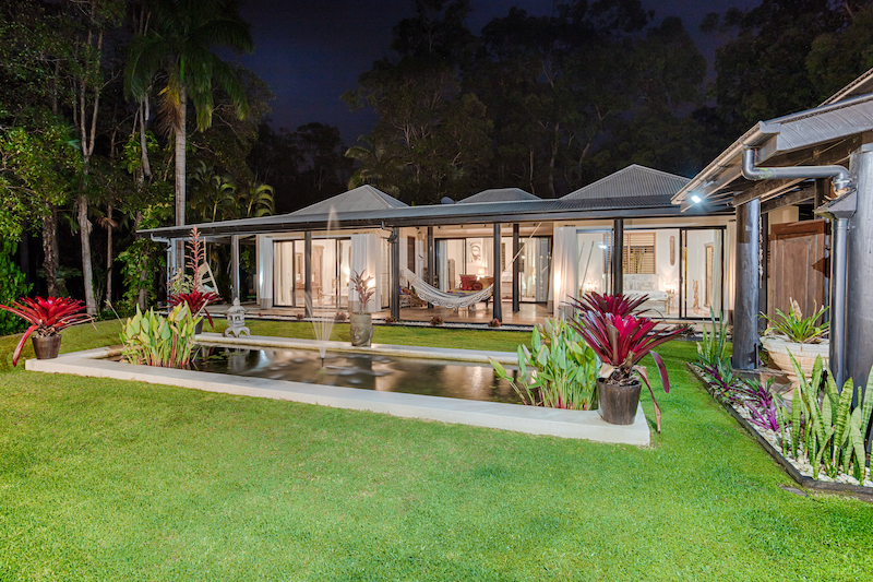 261 Dath Henderson Road - Noosa Luxury Holidays | 261 Dath Henderson Rd, Tinbeerwah QLD 4563, Australia | Phone: (07) 5448 0458