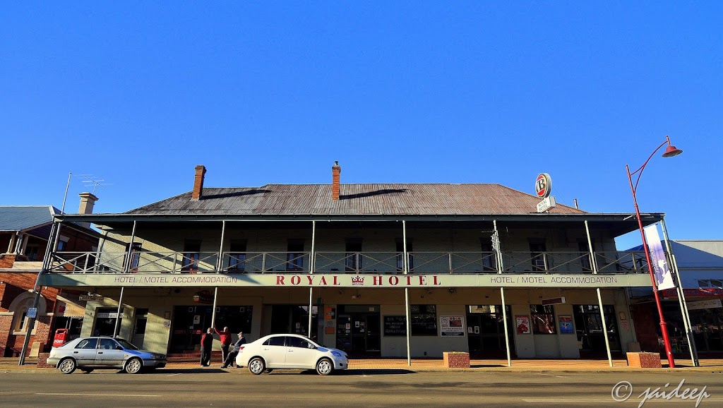 Royal Hotel Motel, Tumut | 88 Wynyard St, Tumut NSW 2720, Australia | Phone: (02) 6947 1129