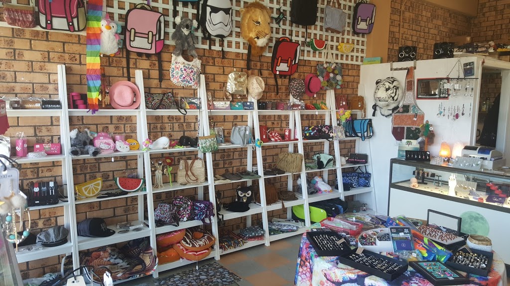 The Shop Culburra Beach | clothing store | 4 Weston St, Culburra Beach NSW 2540, Australia | 0401365608 OR +61 401 365 608