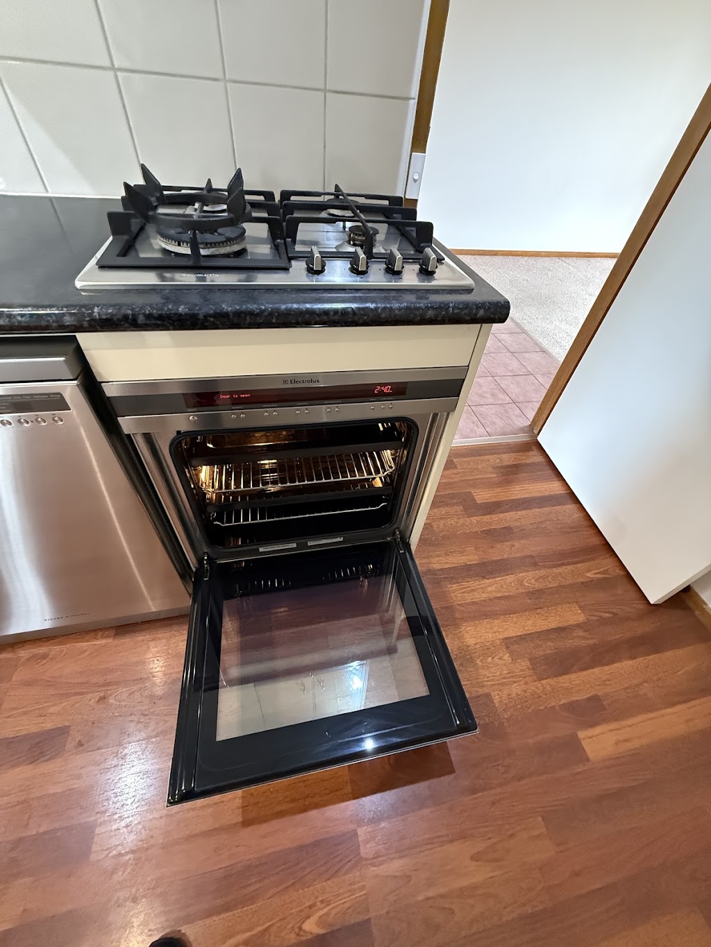 Freshwave cleaning experts | Yarralumla Dr, Wodonga VIC 3690, Australia | Phone: 0469 817 756