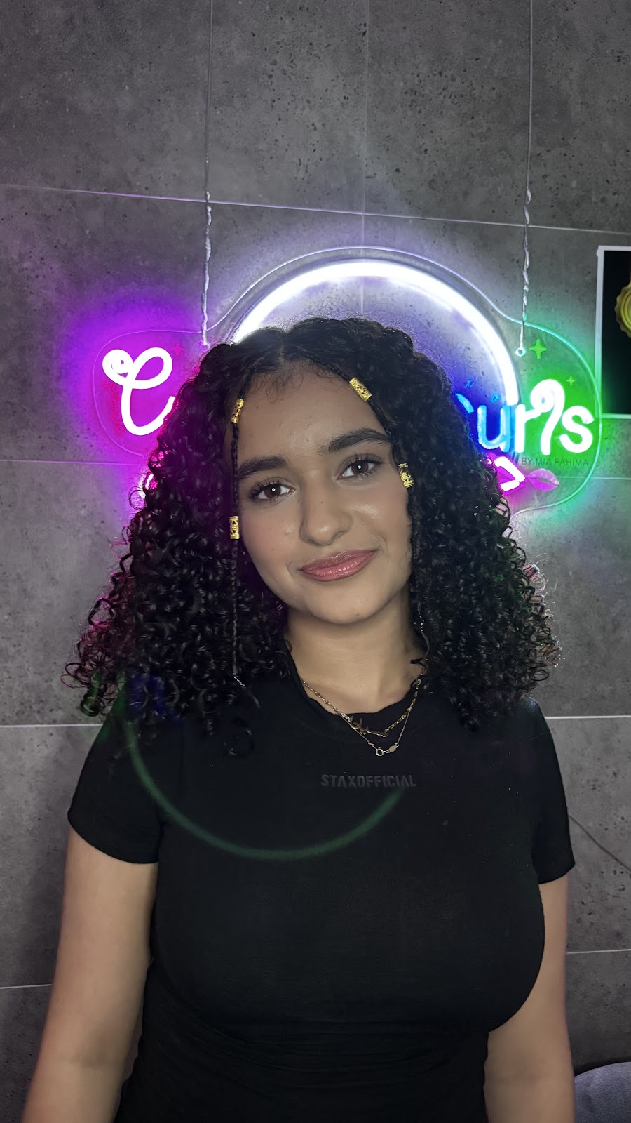 Gossip Curls | Bobadah St, Kingsgrove NSW 2208, Australia | Phone: 0459 125 604