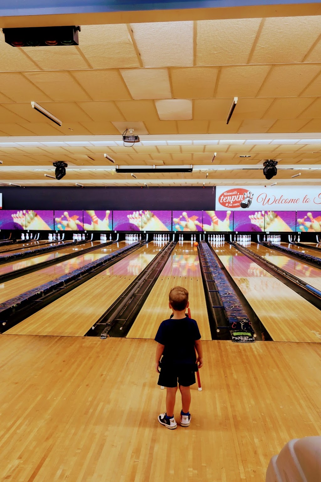 Townsville Tenpin & Fun Centre | bowling alley | 101 Bamford Ln, Kirwan QLD 4817, Australia | 0747732133 OR +61 7 4773 2133
