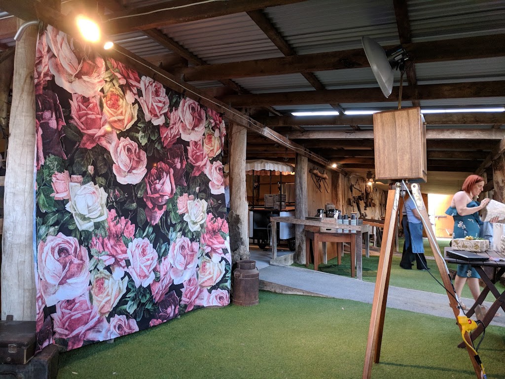 iShoot Photobooth | 70 Amhurst St, Slade Point QLD 4740, Australia | Phone: 0404 447 125